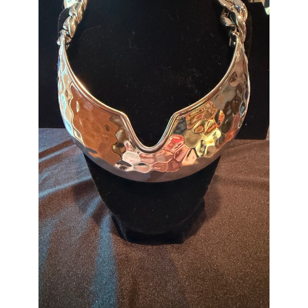 Silver-tone torque necklace a hammered finish 14-16” adjustable statement piece - Picture 2 of 9